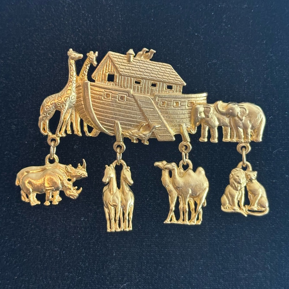 Vintage JJ Jonette Broach